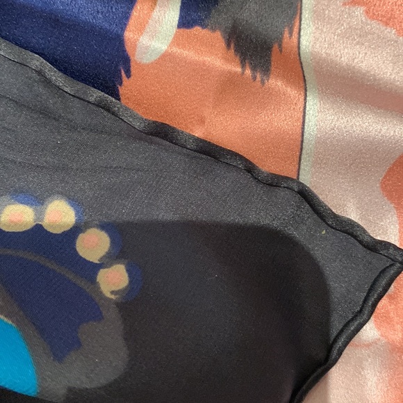 A.SHOU SILK LARGE SCARF VINTAGE. - Picture 8 of 9